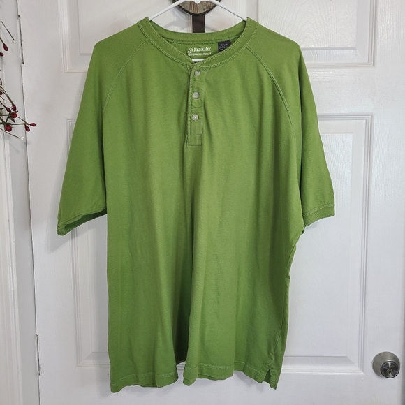 (1418) St. John's Bay Men's Classic 3 Button Short Sleeve Shirt, 2XL, Green - Picture 3 of 11